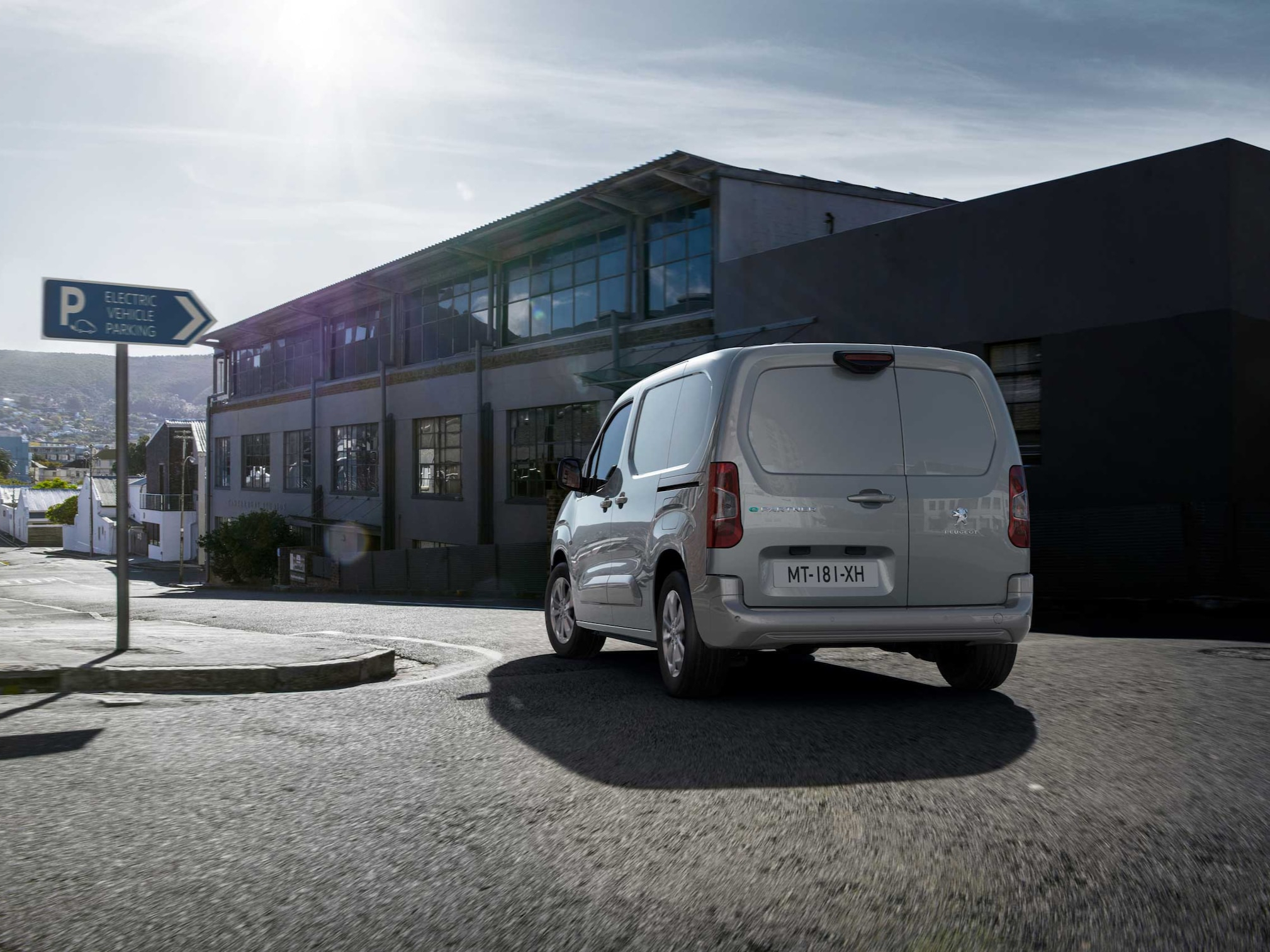 PEUGEOT_PARTNER_2101STYP102_2300_1700[1].jpg